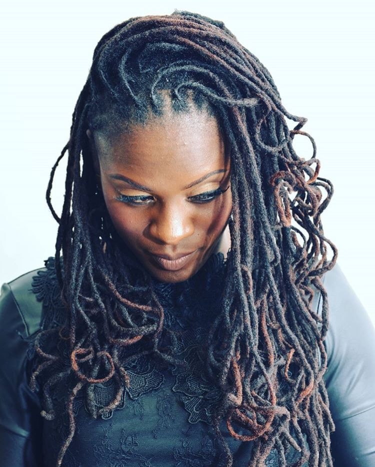 Faux Locs Vs. Loc Extensions : Which is Best For You?